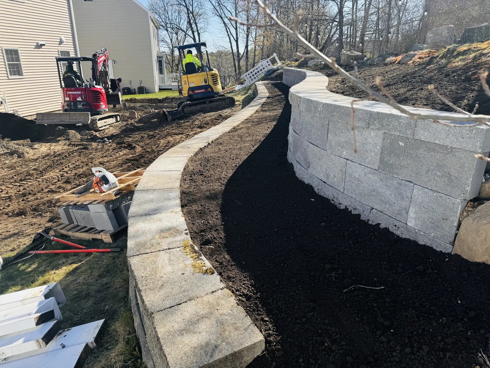 Stonework / Masonry vs Retaining Walls: Which Is Right for Your Home?
